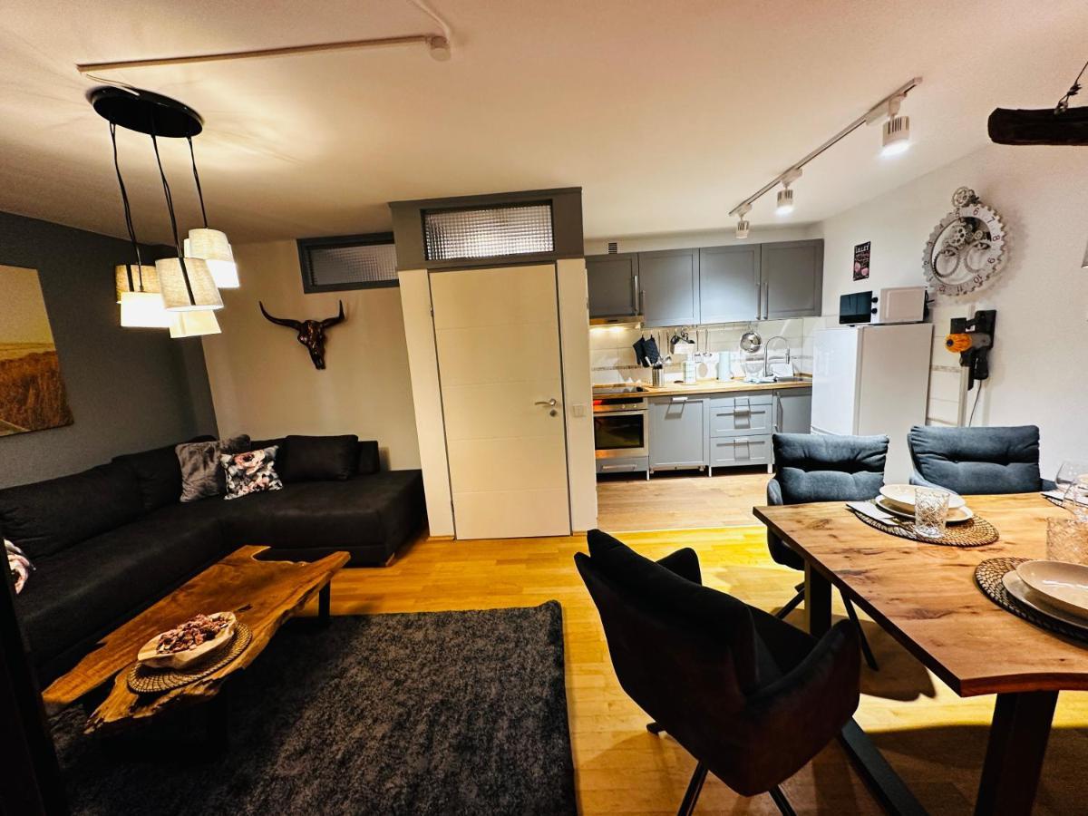 Appartamento Stilvoll-Mit Balkon- Zentral - Netflix-Nespresso Essen Esterno foto